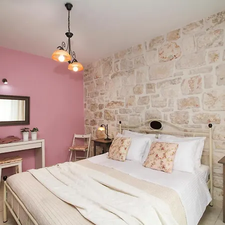 Villa Evanthe Stone